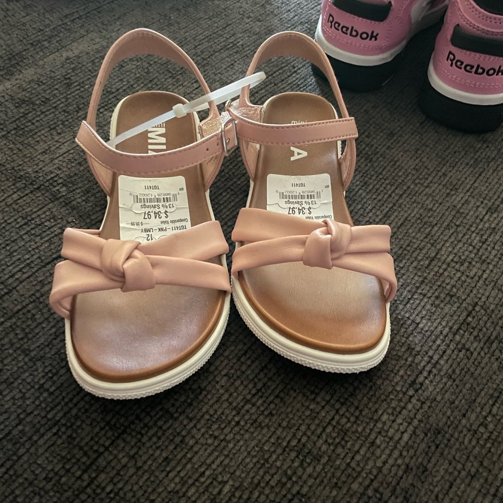 Girl shoe